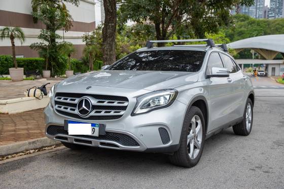 MERCEDES-BENZ GLA 200 1.6 CGI FLEX ADVANCE 7G-DCT